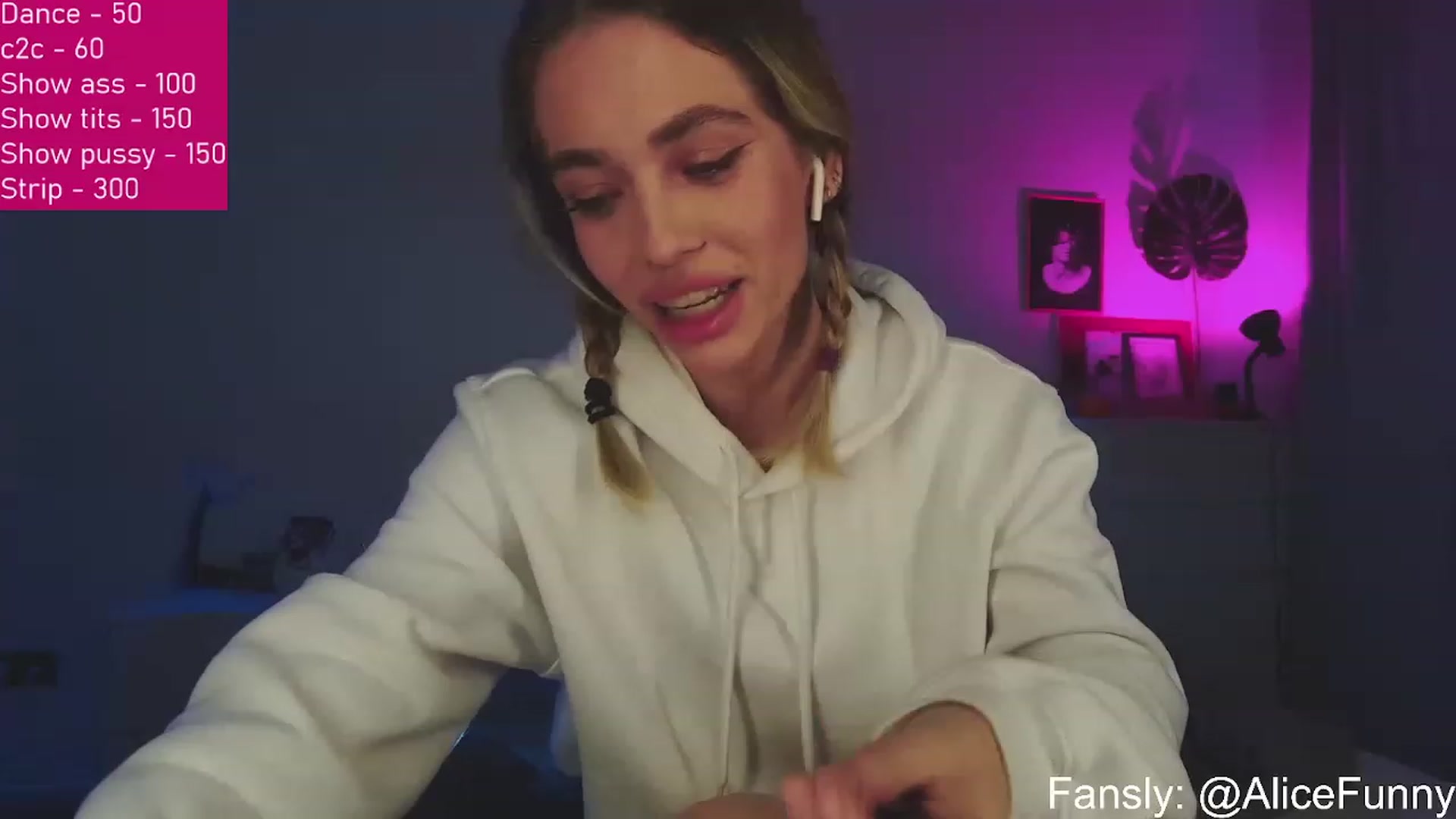 Gallery image thumbnail from FunnyMinni's myfreecams stream on, 12/28/2022, 18:26 image 11 of 20