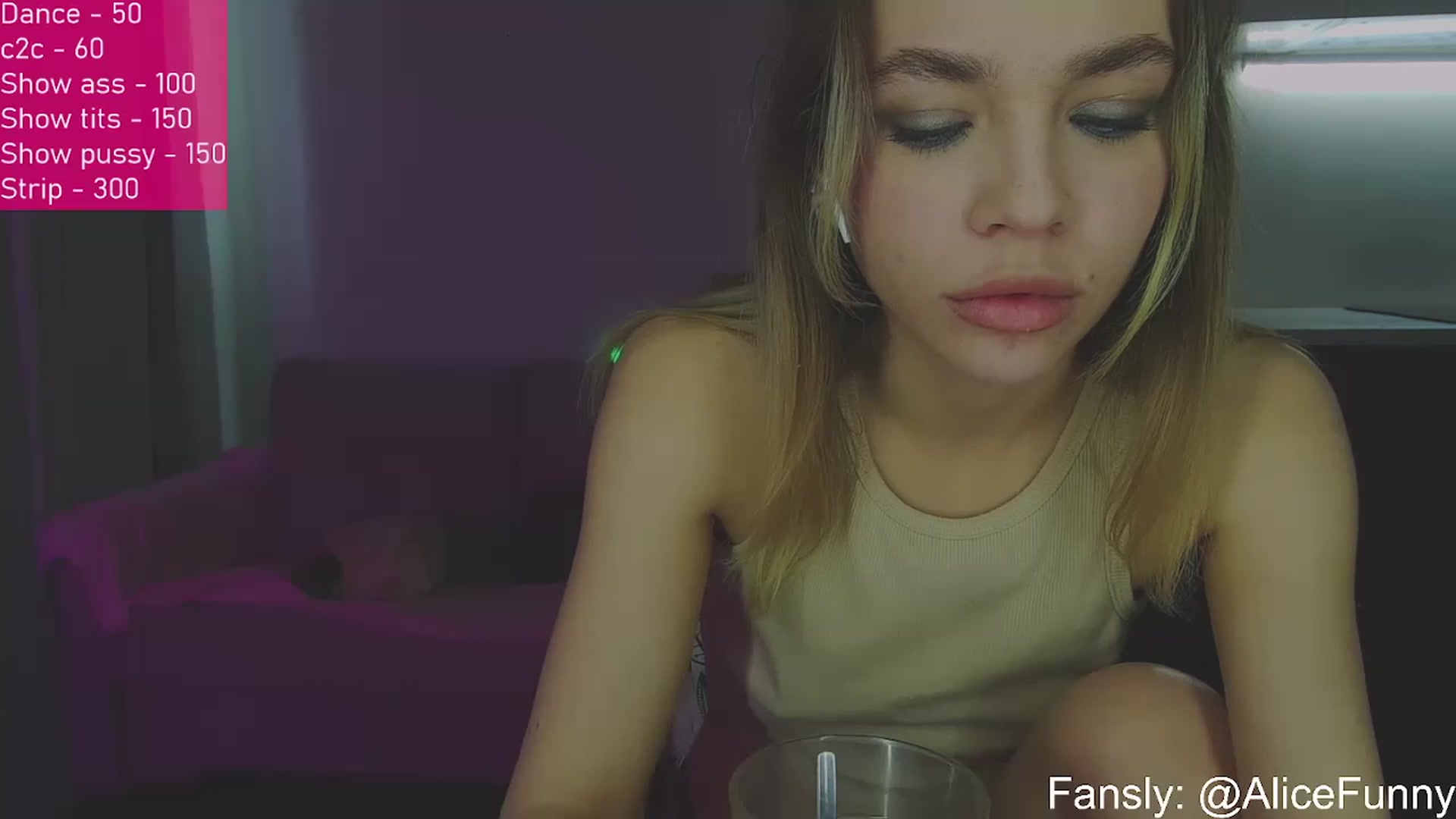 Gallery image thumbnail from FunnyMinni's myfreecams stream on, 01/26/2023, 07:21 image 15 of 20