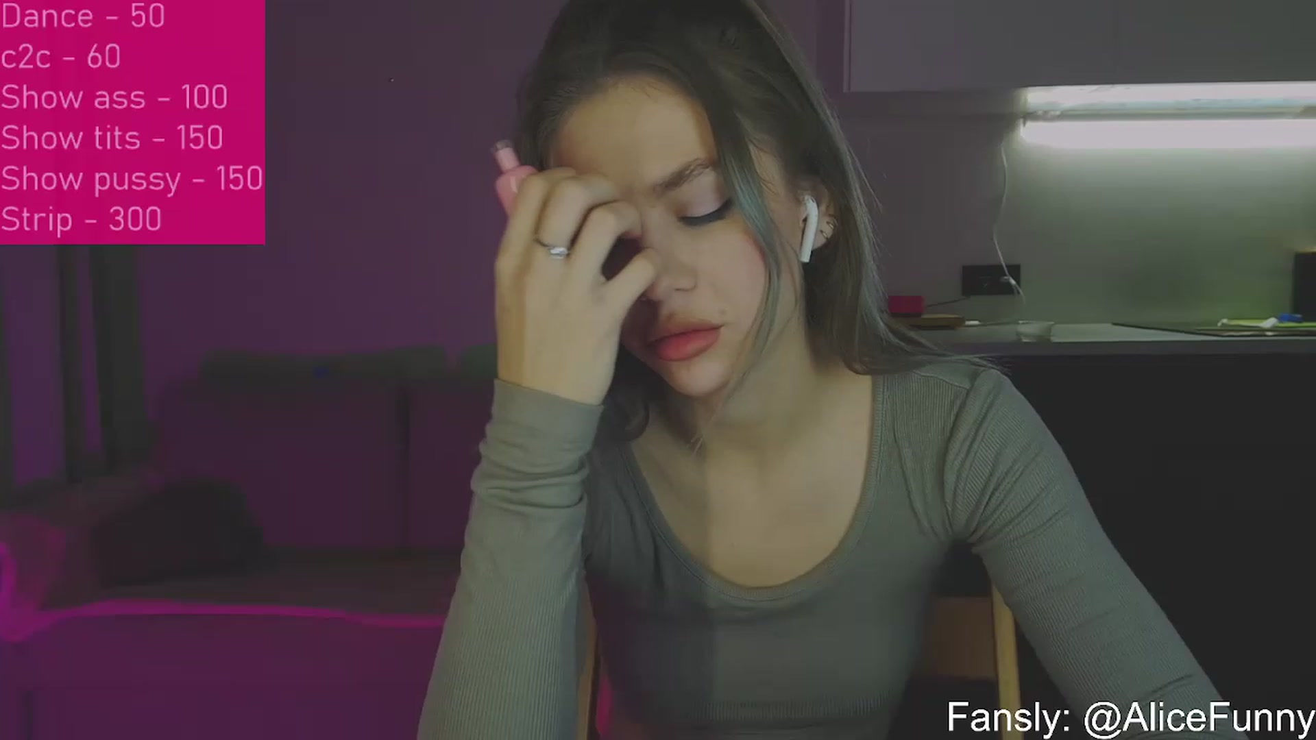 Gallery image thumbnail from FunnyMinni's myfreecams stream on, 01/31/2023, 05:29 image 16 of 20