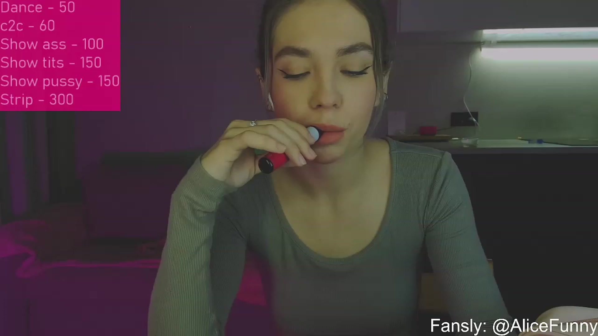 Gallery image thumbnail from FunnyMinni's myfreecams stream on, 01/31/2023, 18:15 image 13 of 20