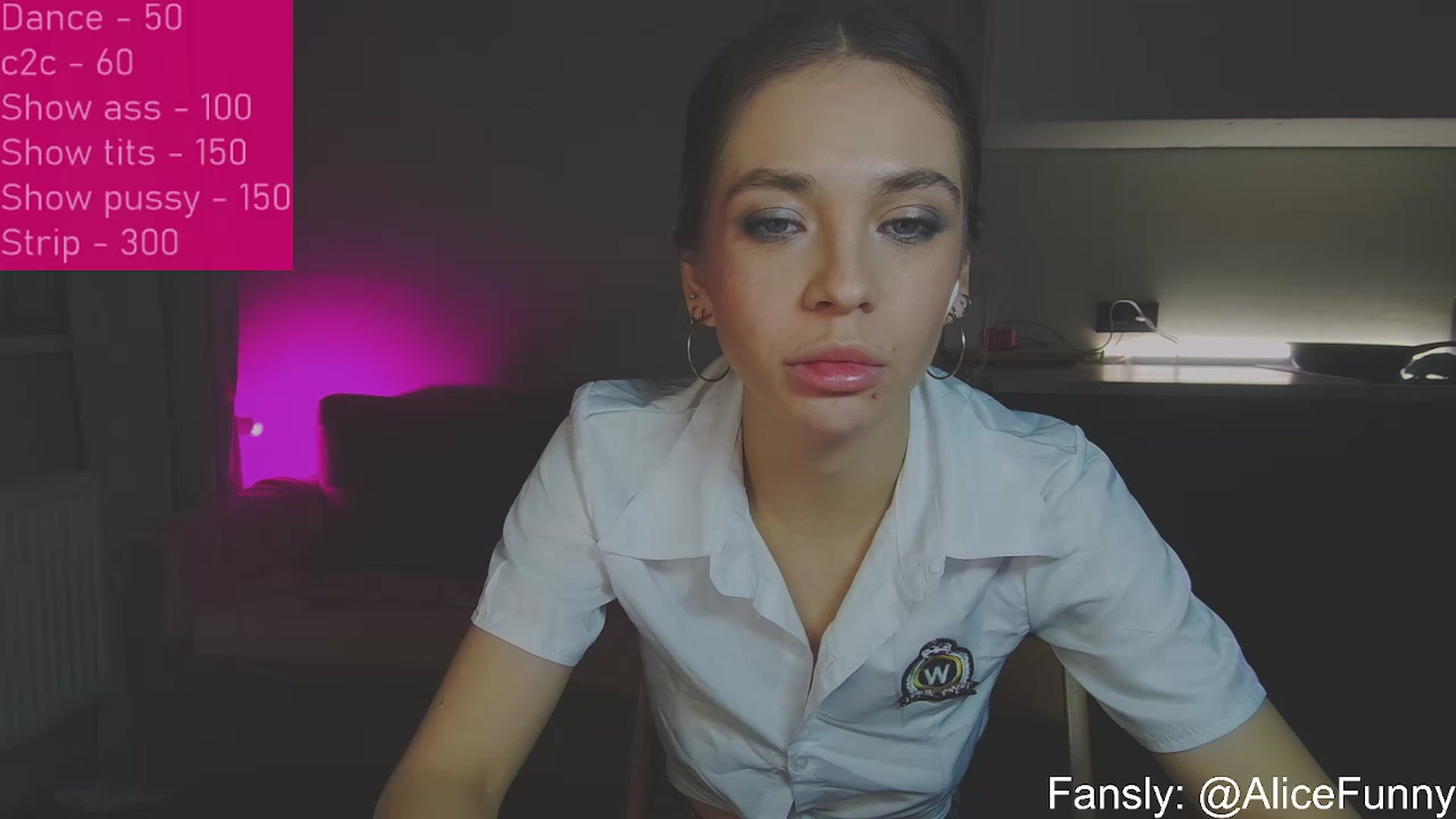 Gallery image thumbnail from FunnyMinni's myfreecams stream on, 02/18/2023, 19:31 image 8 of 20