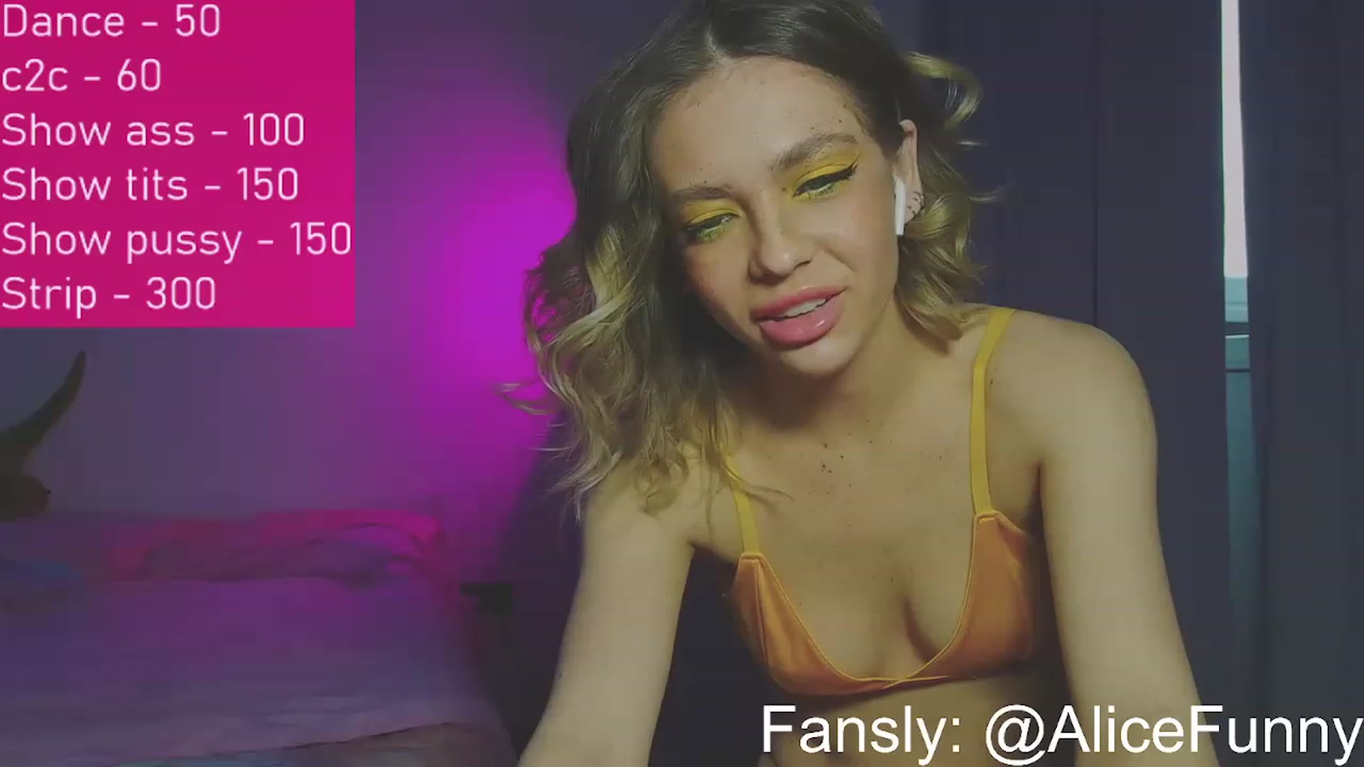 Gallery image thumbnail from FunnyMinni's myfreecams stream on, 03/14/2023, 06:54 image 10 of 20