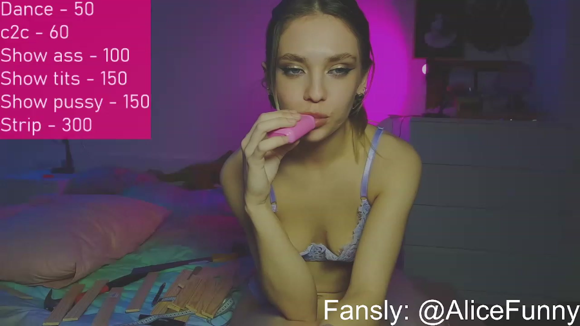 Gallery image thumbnail from FunnyMinni's myfreecams stream on, 03/16/2023, 18:25 image 20 of 20