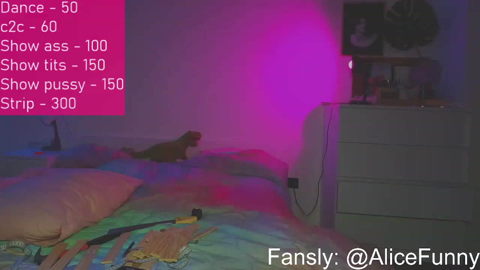 Gallery image thumbnail from FunnyMinni's myfreecams stream on, 03/16/2023, 18:25 image 17 of 20