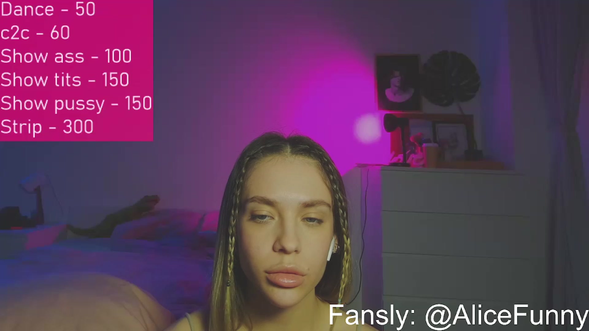 Gallery image thumbnail from FunnyMinni's myfreecams stream on, 03/18/2023, 20:11 image 18 of 20