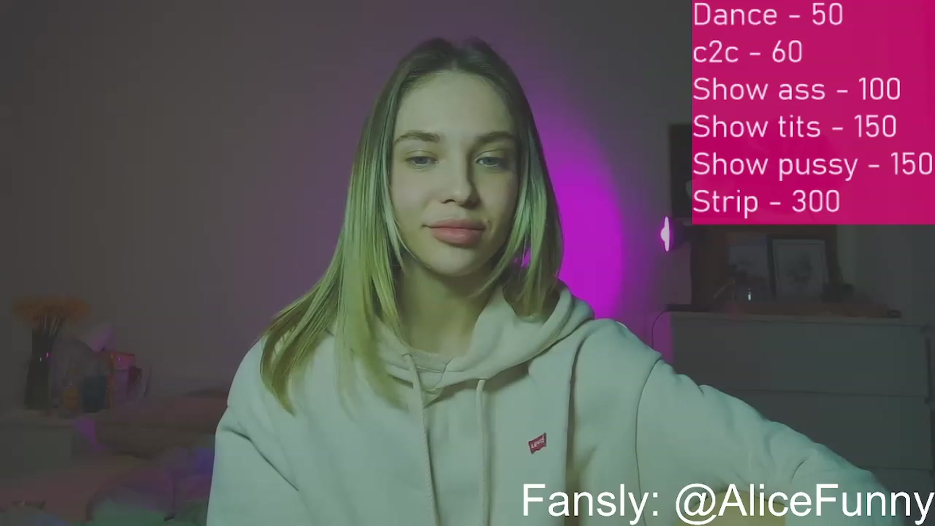 Gallery image thumbnail from FunnyMinni's myfreecams stream on, 03/27/2023, 18:16 image 16 of 20