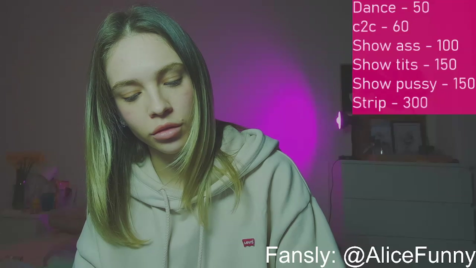 Gallery image thumbnail from FunnyMinni's myfreecams stream on, 03/27/2023, 18:16 image 15 of 20