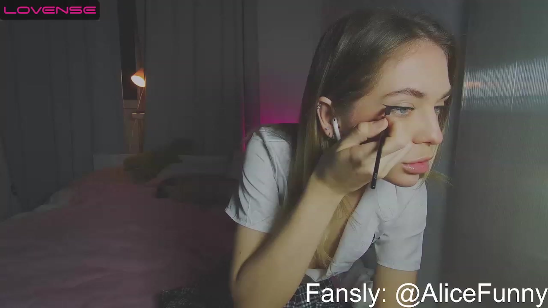 Gallery image thumbnail from FunnyMinni's myfreecams stream on, 04/22/2023, 18:10 image 5 of 20