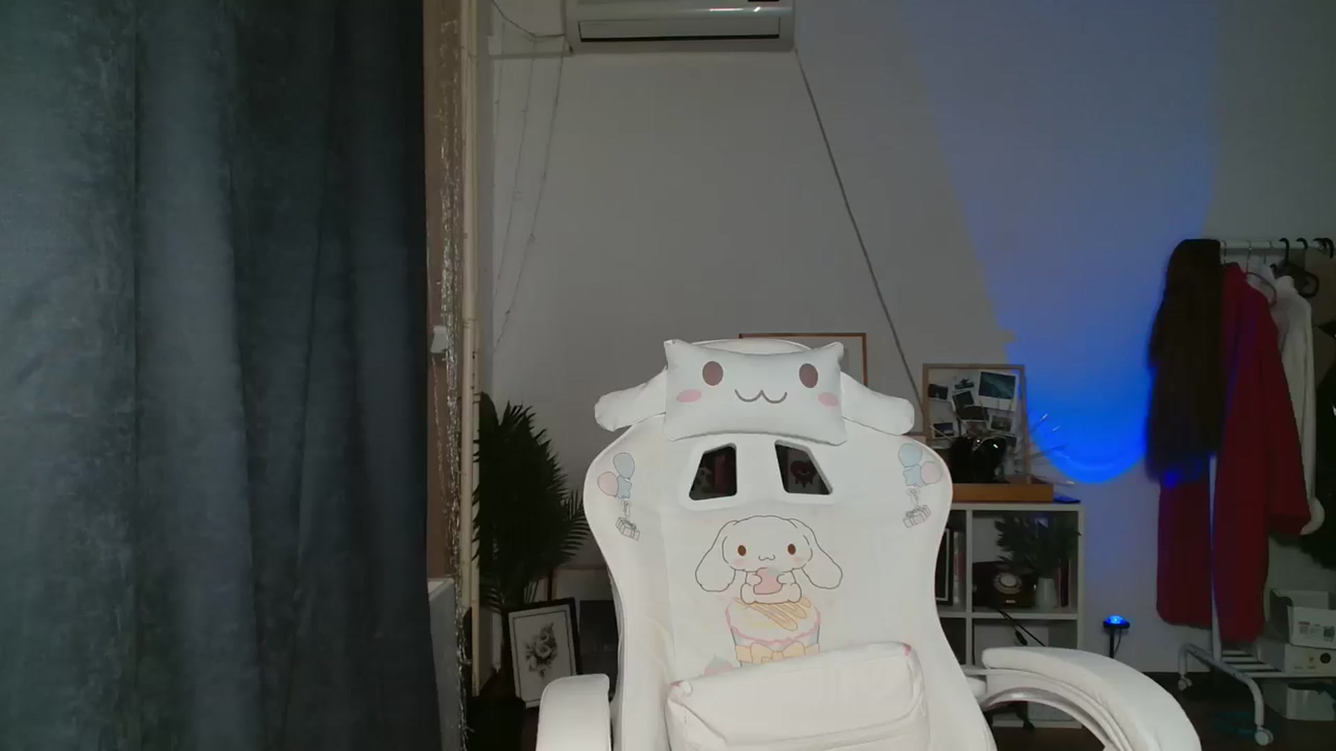 Gallery image thumbnail from FunnyMinni's myfreecams stream on, 03/02/2024, 20:18 image 11 of 20