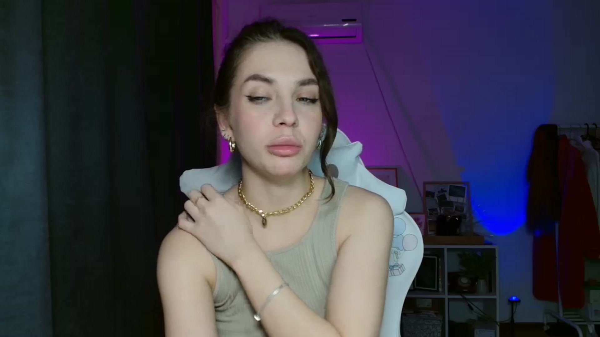 Gallery image thumbnail from FunnyMinni's myfreecams stream on, 03/04/2024, 20:39 image 5 of 20