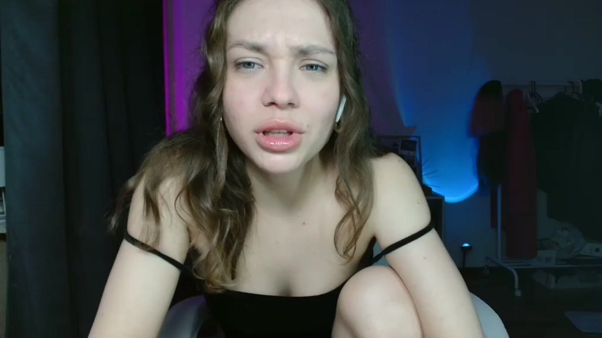 Gallery image thumbnail from FunnyMinni's myfreecams stream on, 03/19/2024, 19:07 image 6 of 20