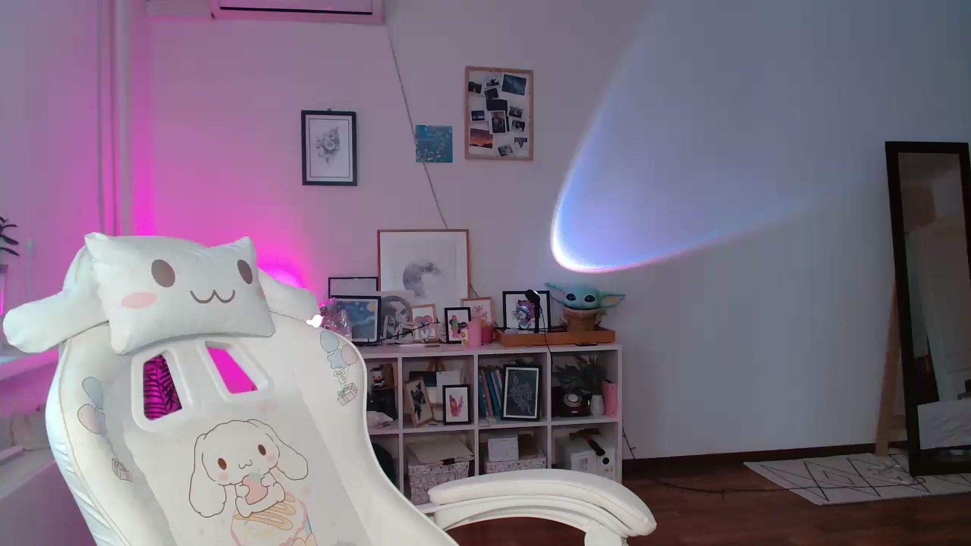Gallery image thumbnail from FunnyMinni's myfreecams stream on, 06/11/2024, 07:41 image 15 of 20