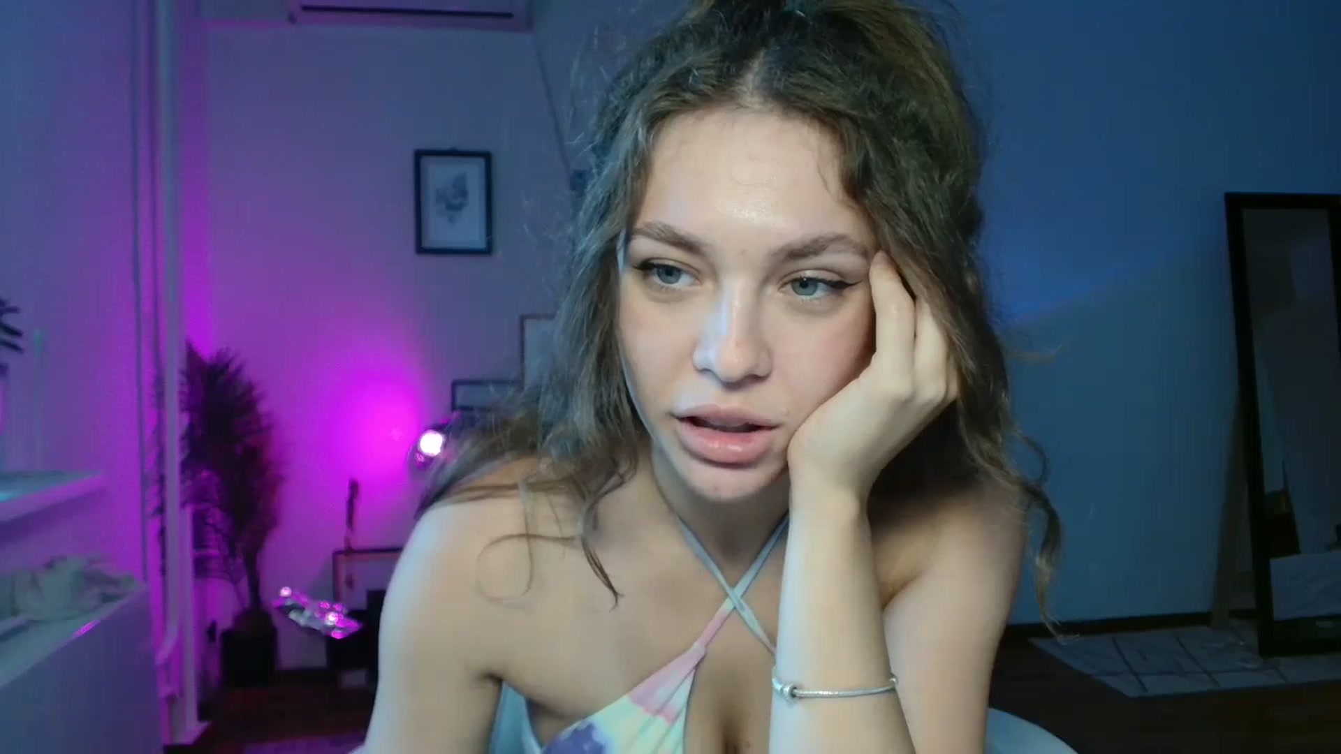 Gallery image thumbnail from FunnyMinni's myfreecams stream on, 06/11/2024, 07:41 image 19 of 20