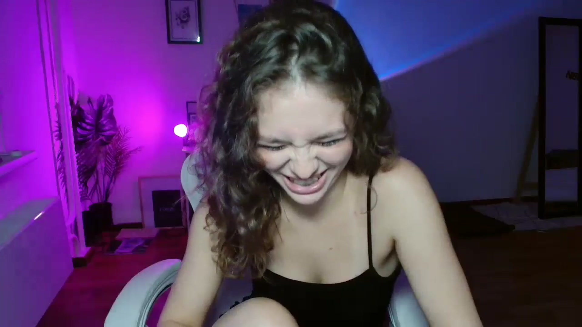 Gallery image thumbnail from FunnyMinni's myfreecams stream on, 07/01/2024, 17:35 image 7 of 20