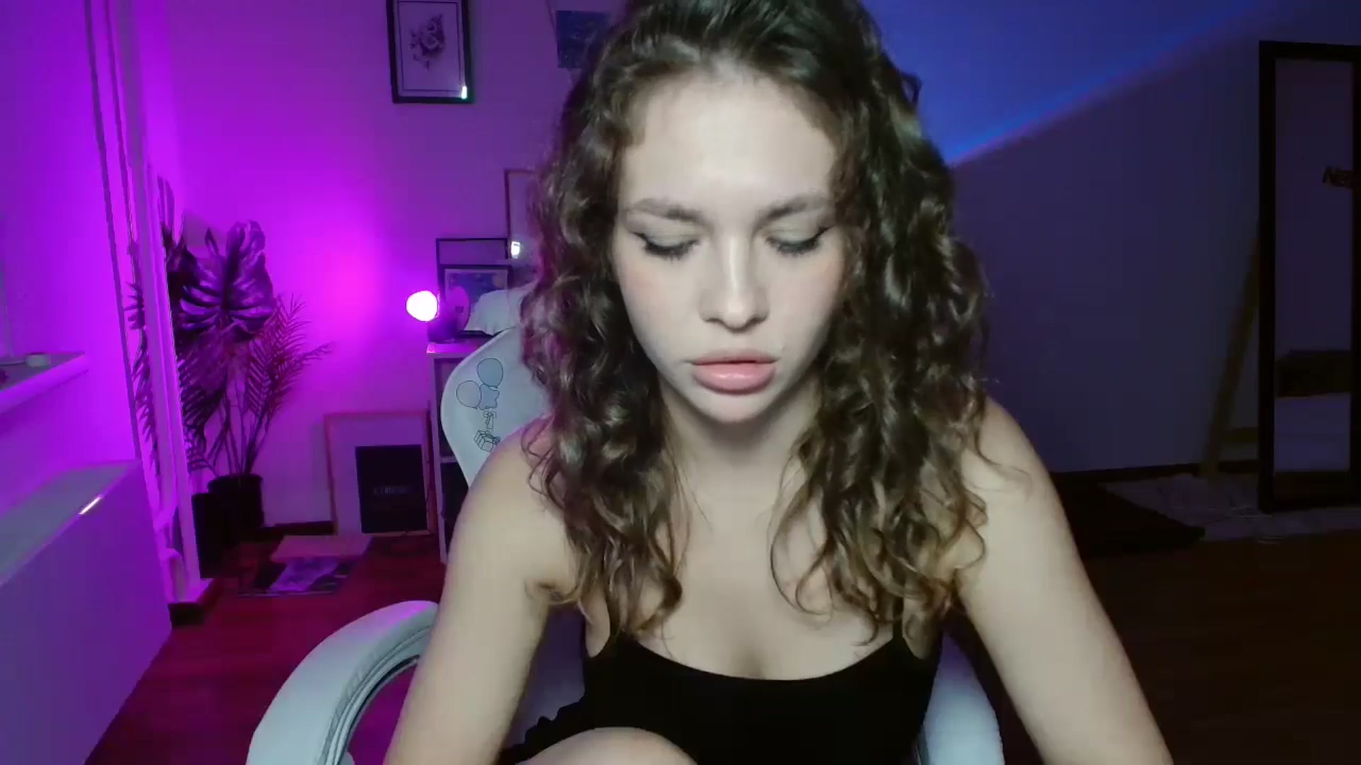 Gallery image thumbnail from FunnyMinni's myfreecams stream on, 07/01/2024, 17:35 image 10 of 20
