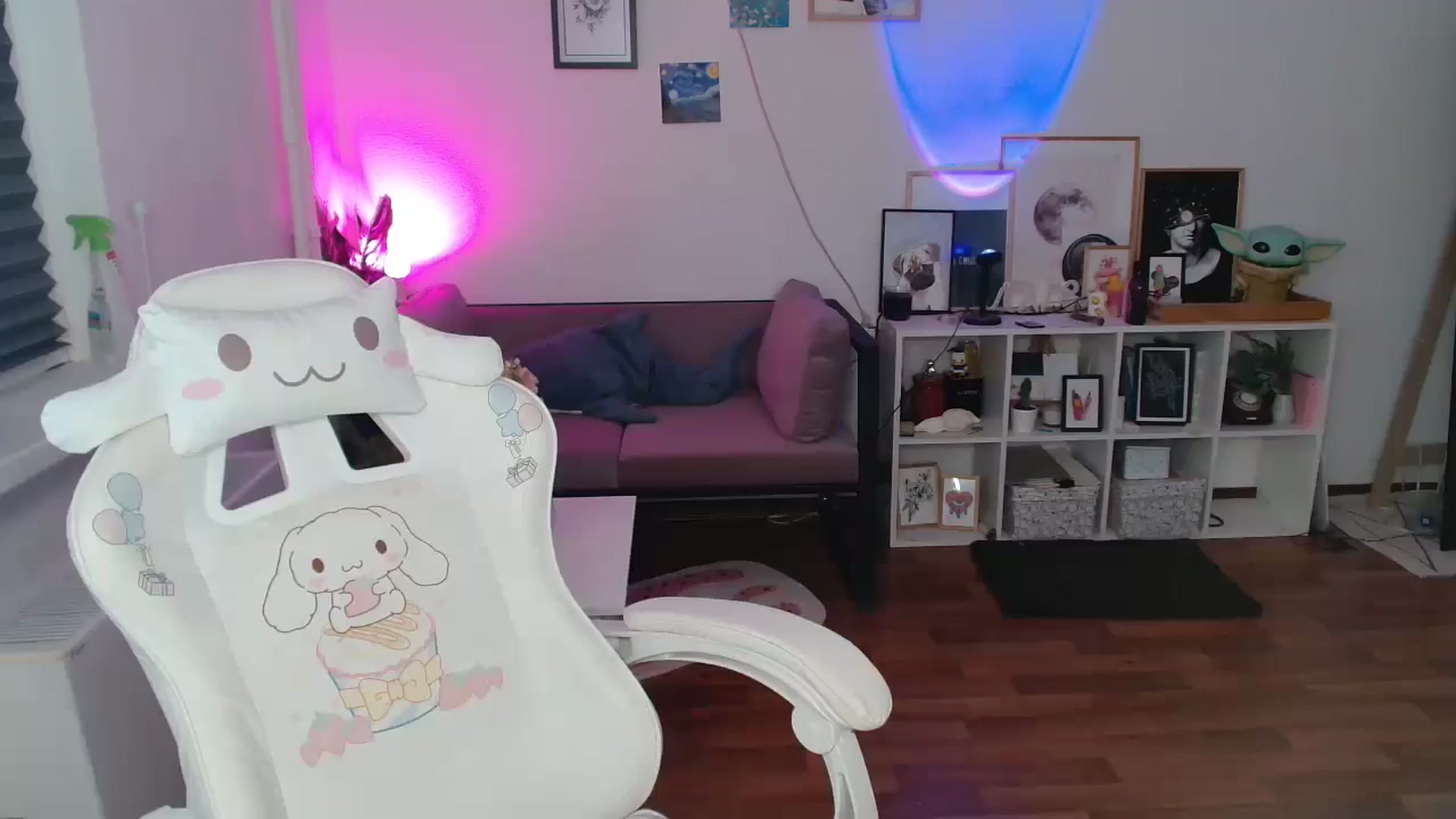 Gallery image thumbnail from FunnyMinni's myfreecams stream on, 07/10/2024, 09:29 image 8 of 20