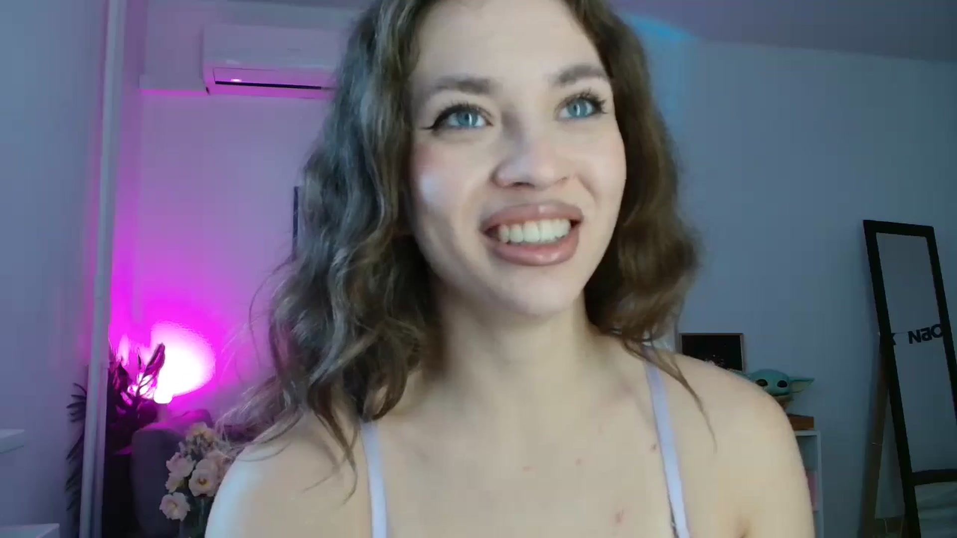 Gallery image thumbnail from FunnyMinni's myfreecams stream on, 07/11/2024, 09:28 image 19 of 20