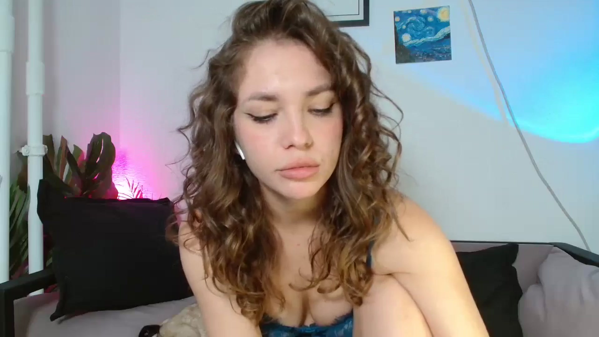 Gallery image thumbnail from FunnyMinni's myfreecams stream on, 07/22/2024, 07:51 image 2 of 20