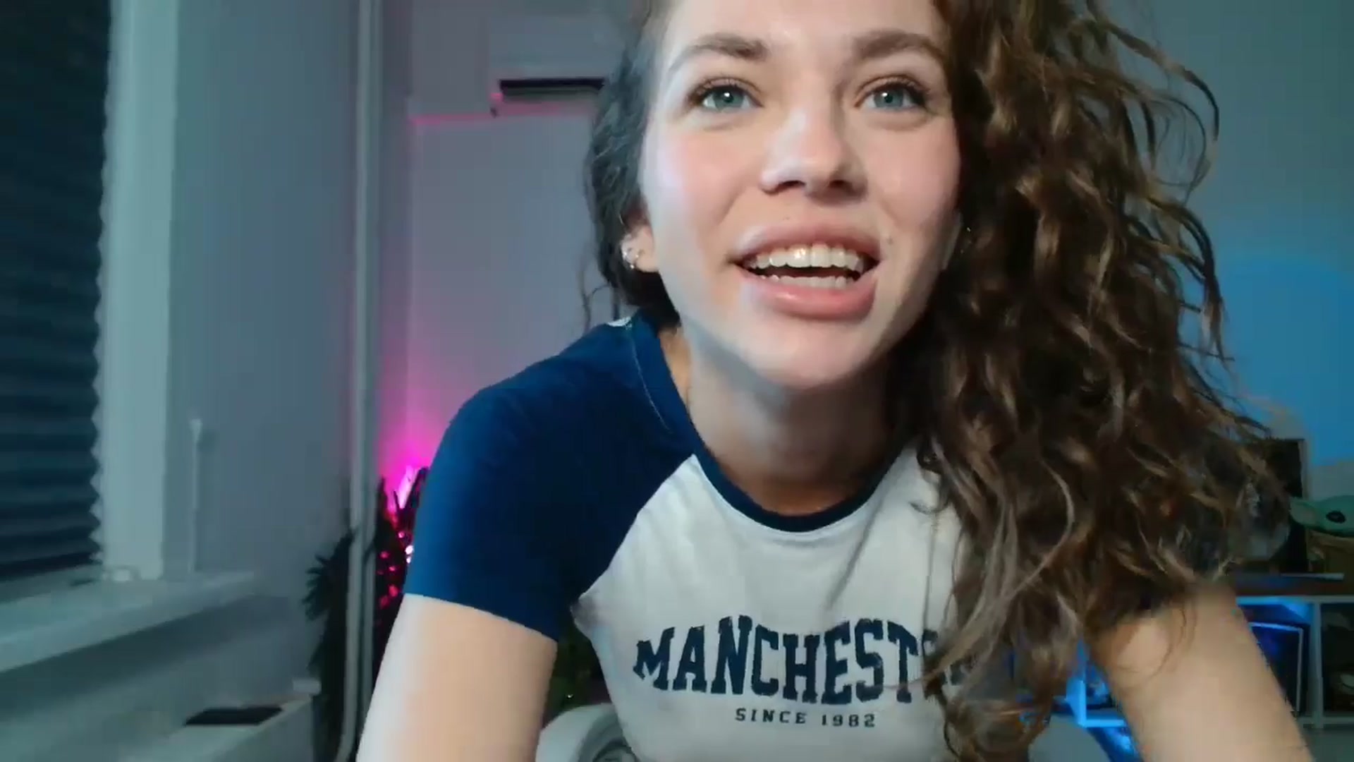 Gallery image thumbnail from FunnyMinni's myfreecams stream on, 08/03/2024, 09:08 image 8 of 20