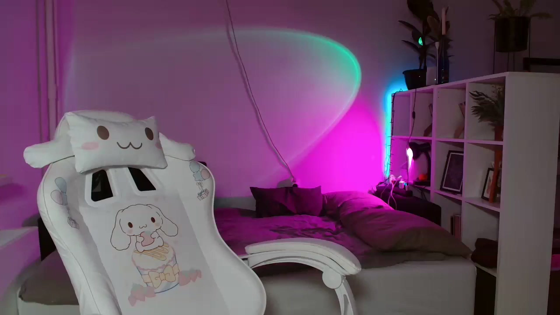 Gallery image thumbnail from FunnyMinni's myfreecams stream on, 08/25/2024, 20:25 image 5 of 20