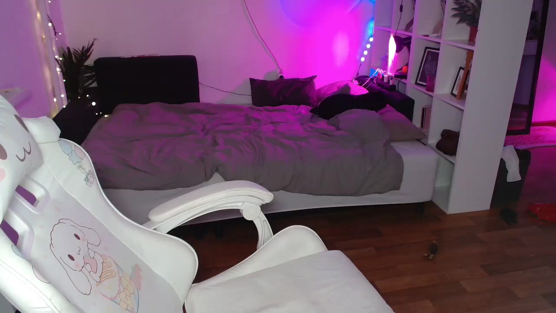Gallery image thumbnail from FunnyMinni's myfreecams stream on, 08/30/2024, 21:02 image 7 of 20
