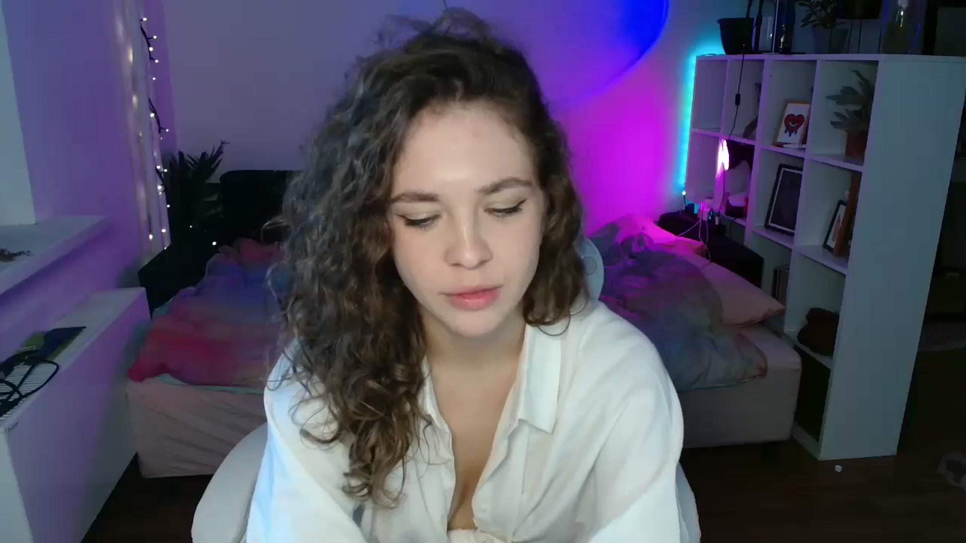 Gallery image thumbnail from FunnyMinni's myfreecams stream on, 09/05/2024, 10:01 image 5 of 20