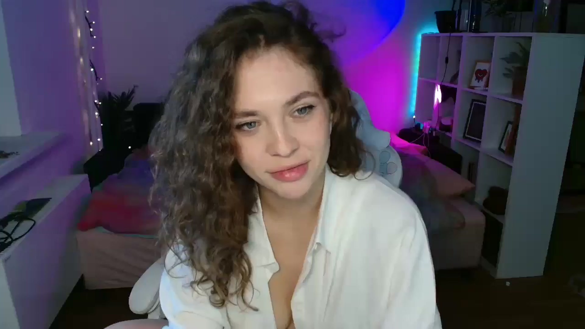 Gallery image thumbnail from FunnyMinni's myfreecams stream on, 09/05/2024, 10:01 image 18 of 20
