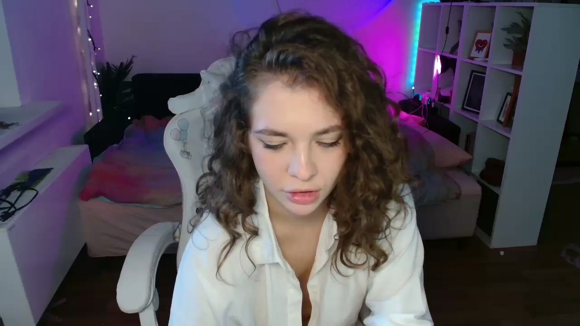 Gallery image thumbnail from FunnyMinni's myfreecams stream on, 09/05/2024, 10:01 image 3 of 20