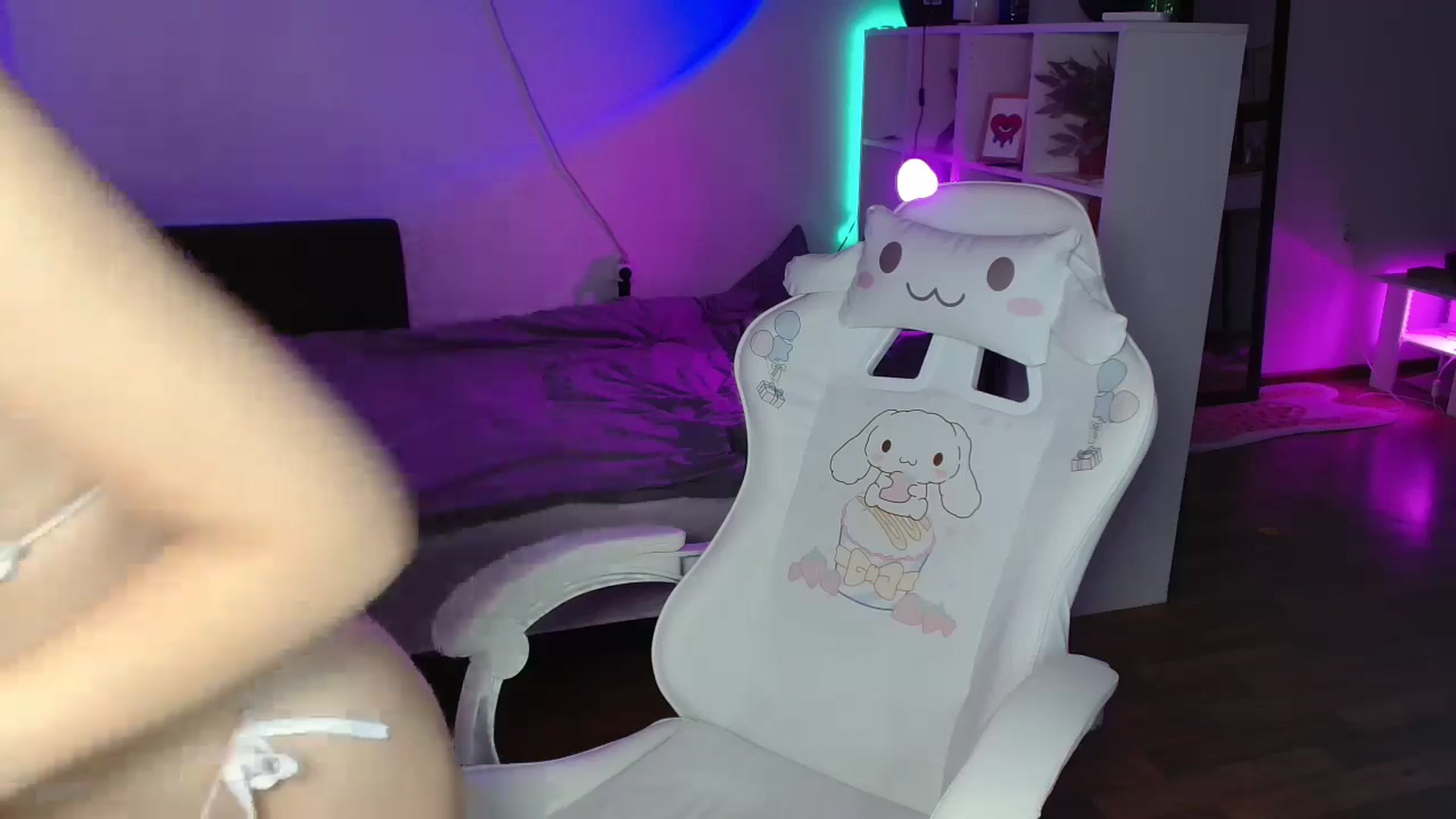 Gallery image thumbnail from FunnyMinni's myfreecams stream on, 09/29/2024, 17:56 image 14 of 20