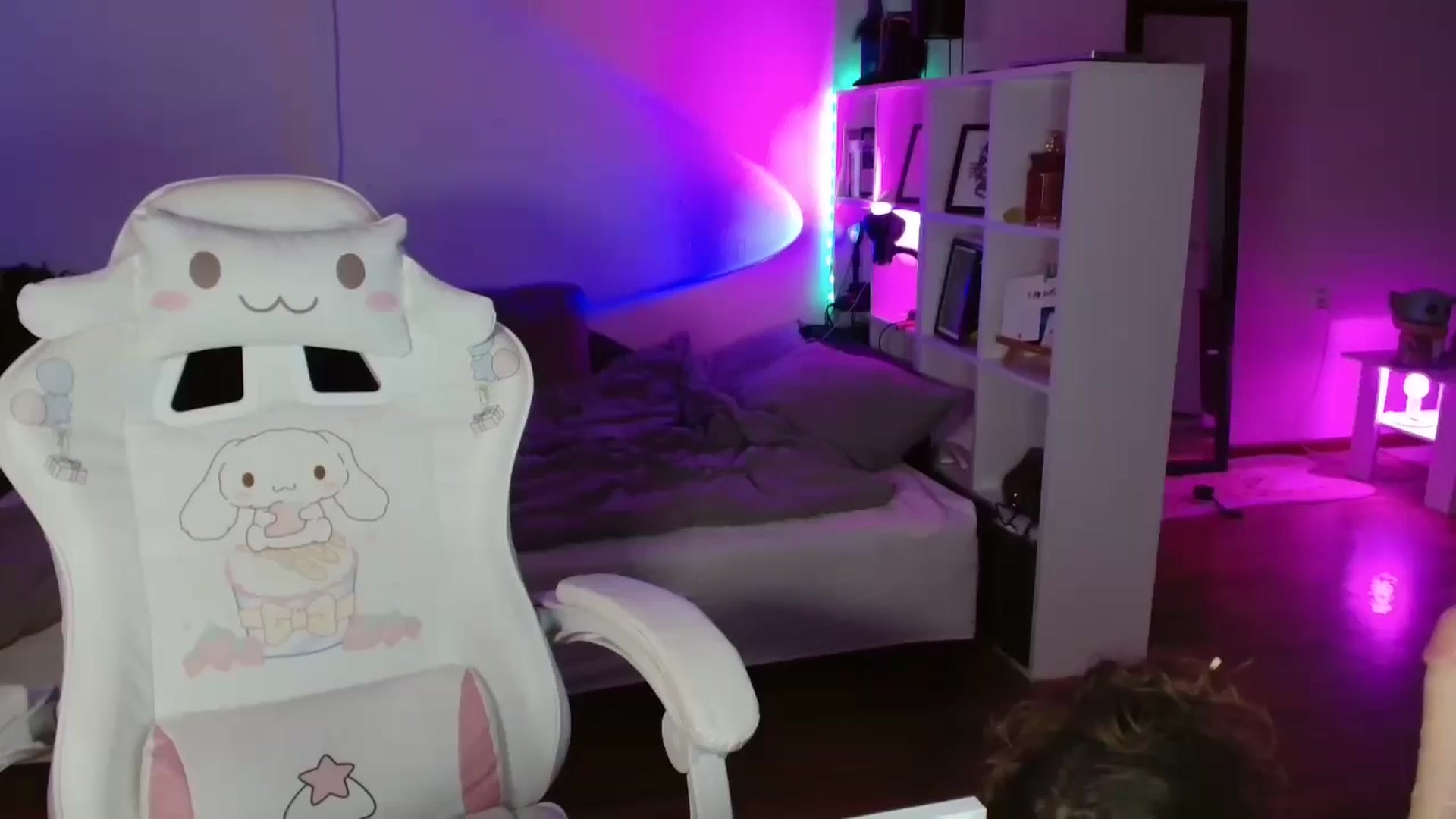 Gallery image thumbnail from FunnyMinni's myfreecams stream on, 12/16/2024, 19:09 image 12 of 20