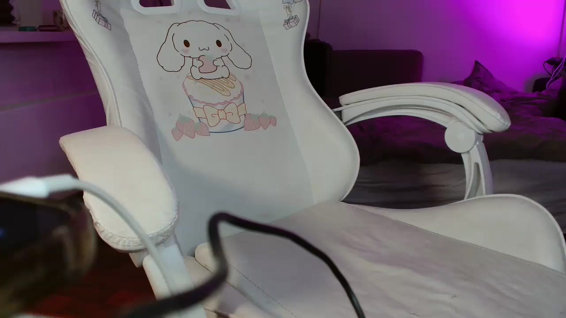 Gallery image thumbnail from FunnyMinni's myfreecams stream on, 12/26/2024, 21:09 image 2 of 20