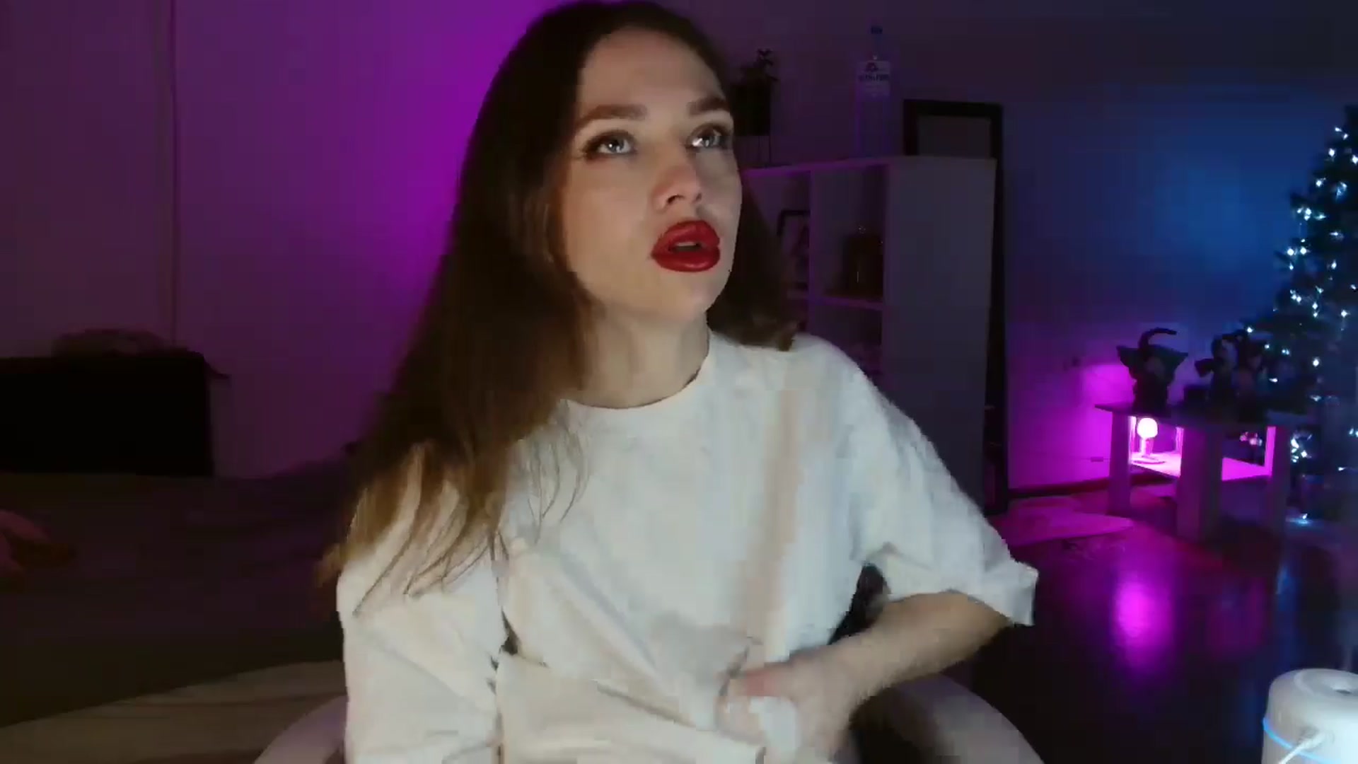 Gallery image thumbnail from FunnyMinni's myfreecams stream on, 12/29/2024, 20:26 image 2 of 20