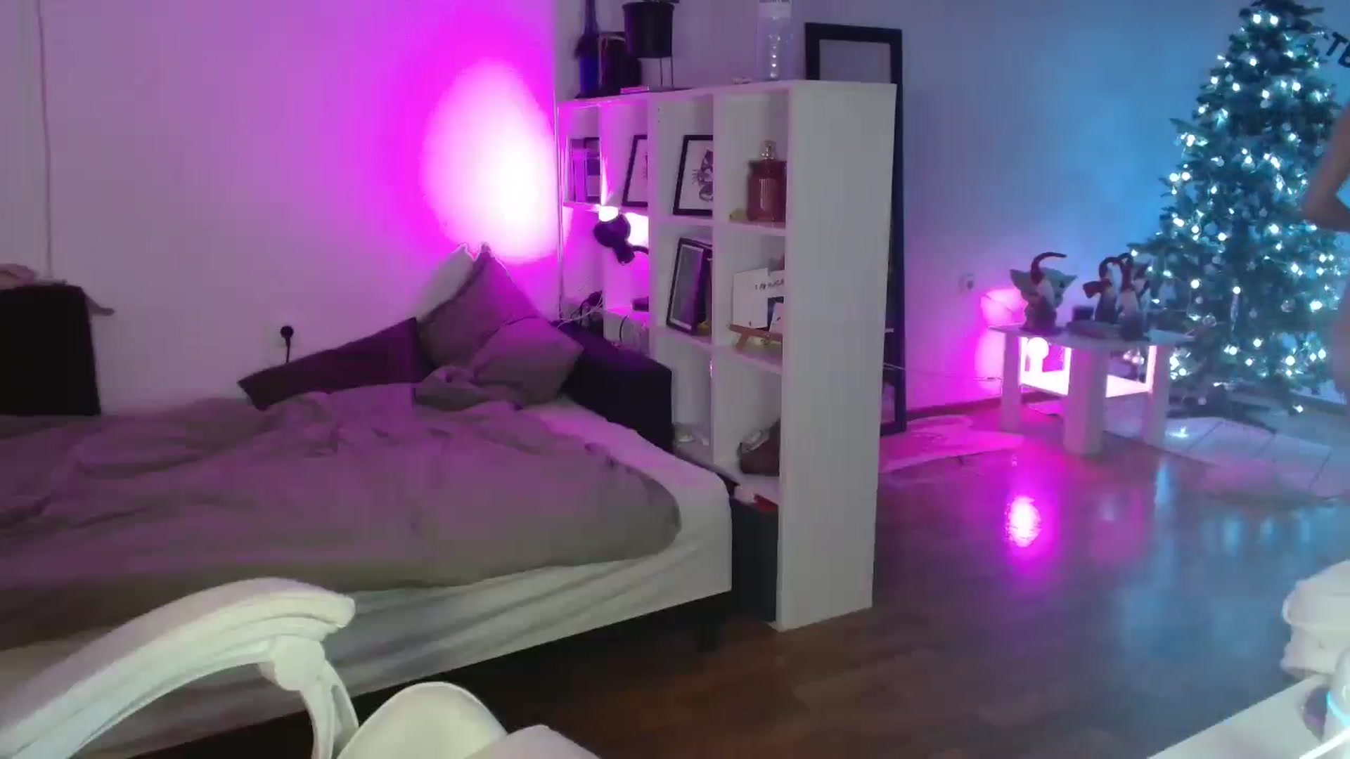 Gallery image thumbnail from FunnyMinni's myfreecams stream on, 12/29/2024, 20:26 image 5 of 20