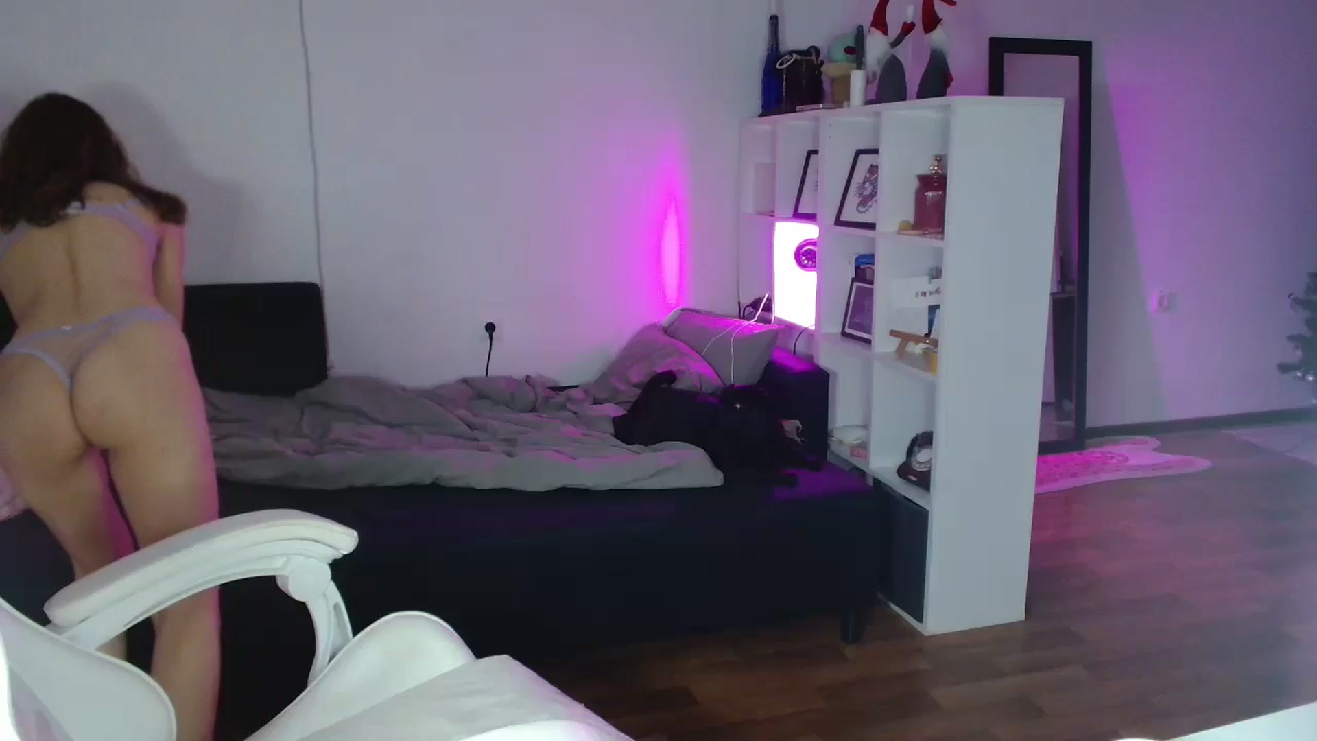 Gallery image thumbnail from FunnyMinni's myfreecams stream on, 01/09/2025, 19:45 image 13 of 20