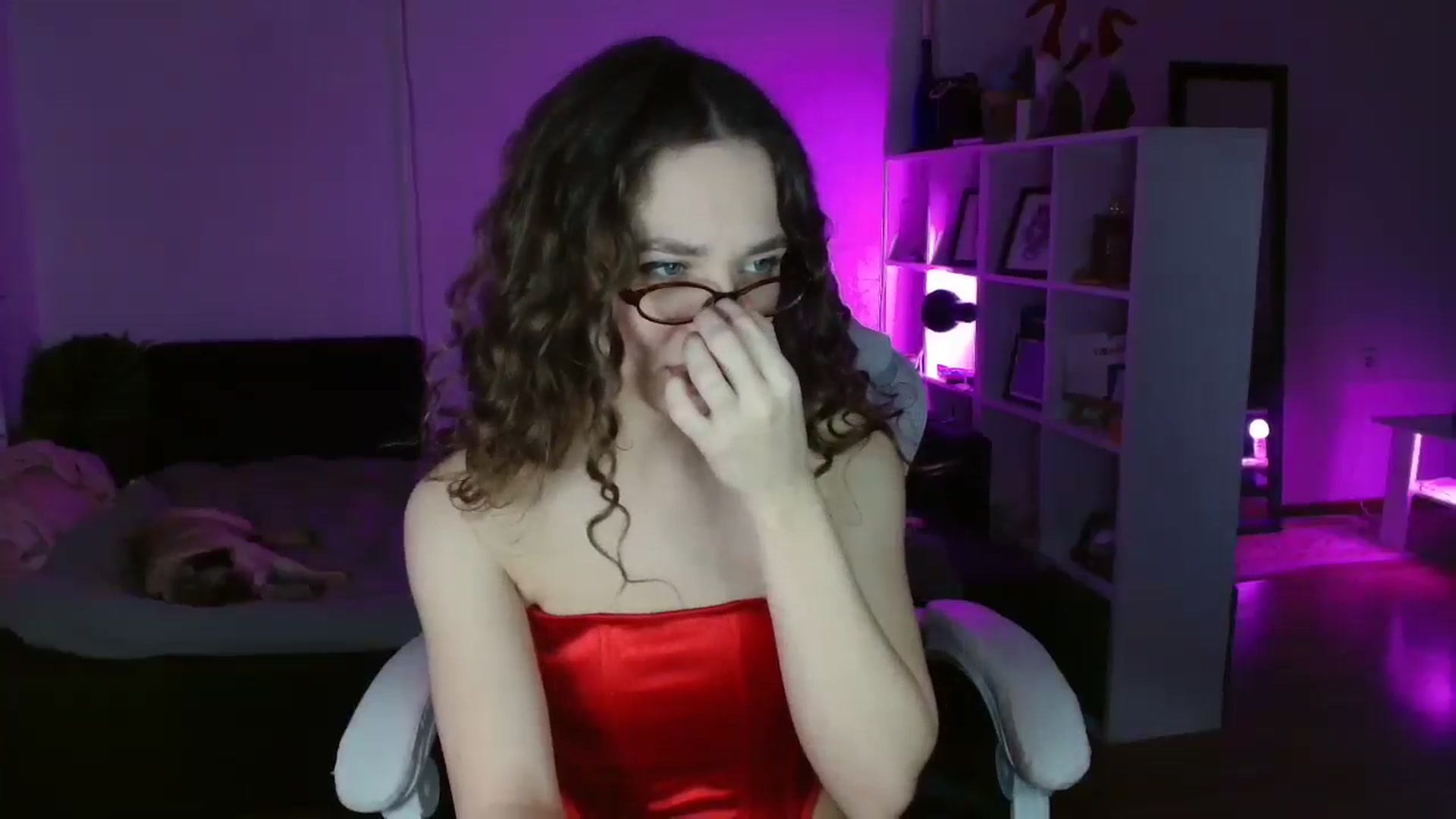 Gallery image thumbnail from FunnyMinni's myfreecams stream on, 01/11/2025, 19:29 image 19 of 20