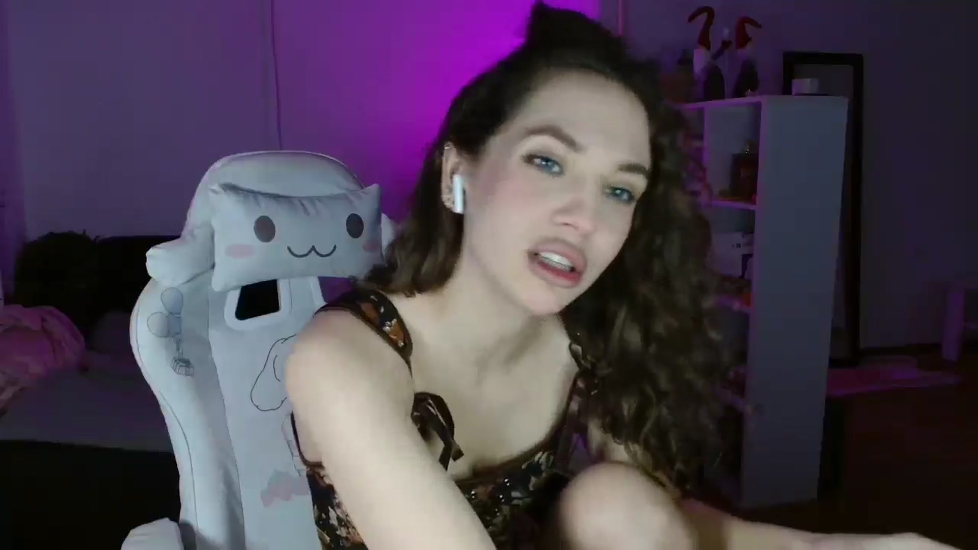 Gallery image thumbnail from FunnyMinni's myfreecams stream on, 01/13/2025, 19:55 image 3 of 20