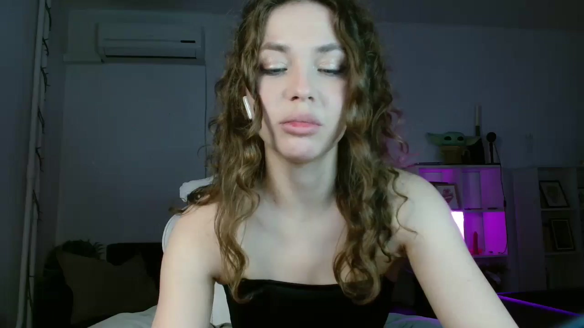 Gallery image thumbnail from FunnyMinni's myfreecams stream on, 01/19/2025, 20:55 image 7 of 20