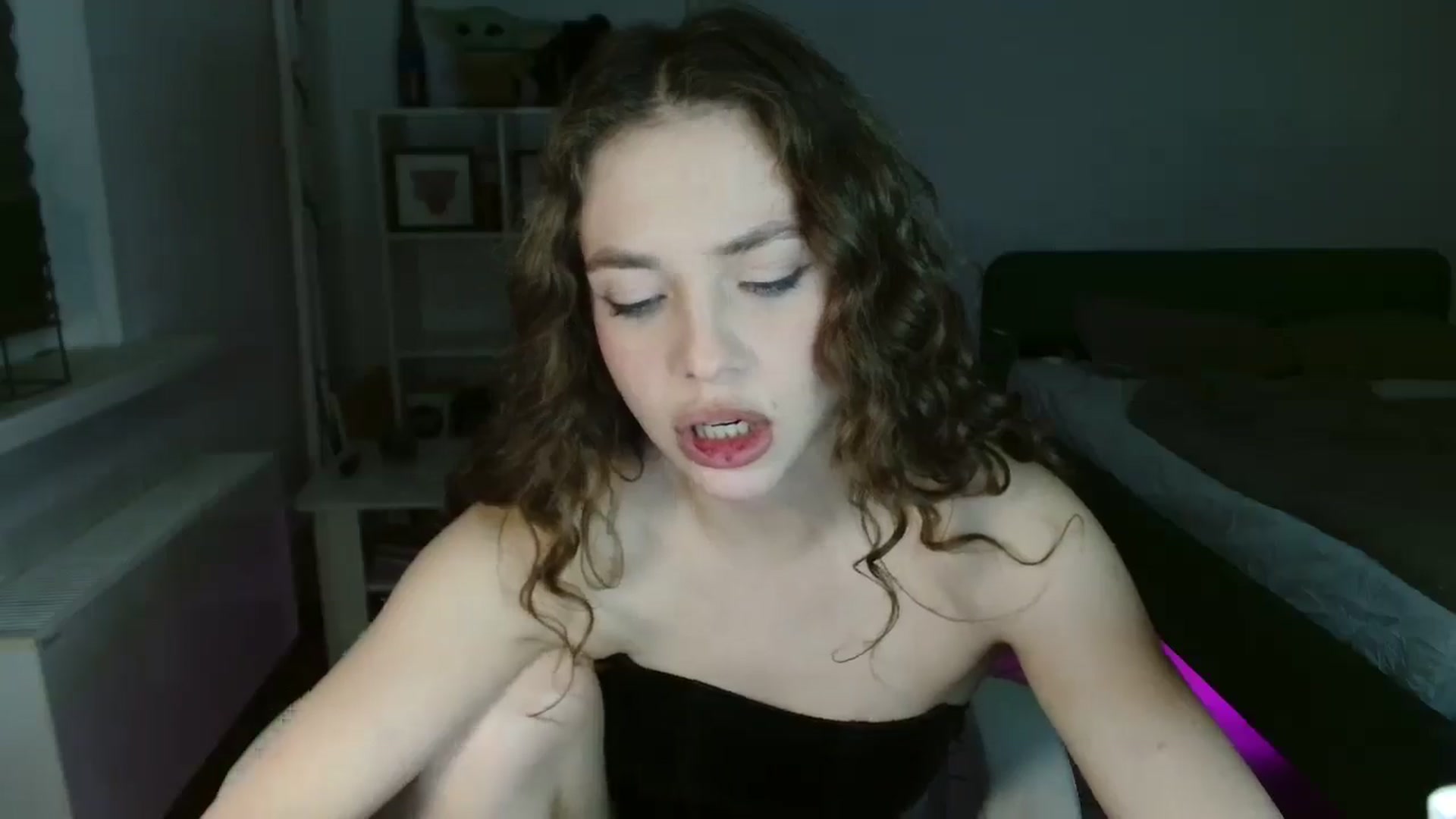 Gallery image thumbnail from FunnyMinni's myfreecams stream on, 01/21/2025, 19:03 image 18 of 20
