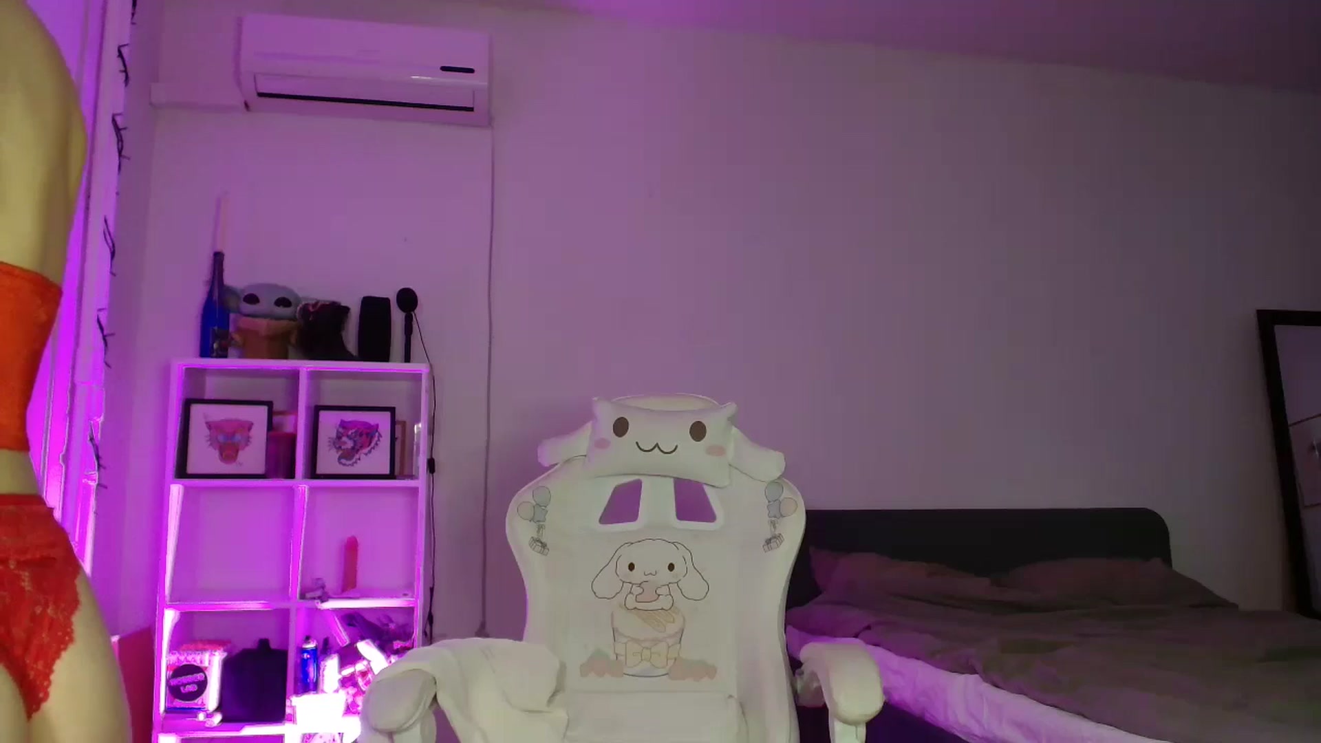 Gallery image thumbnail from FunnyMinni's myfreecams stream on, 01/22/2025, 18:42 image 19 of 20