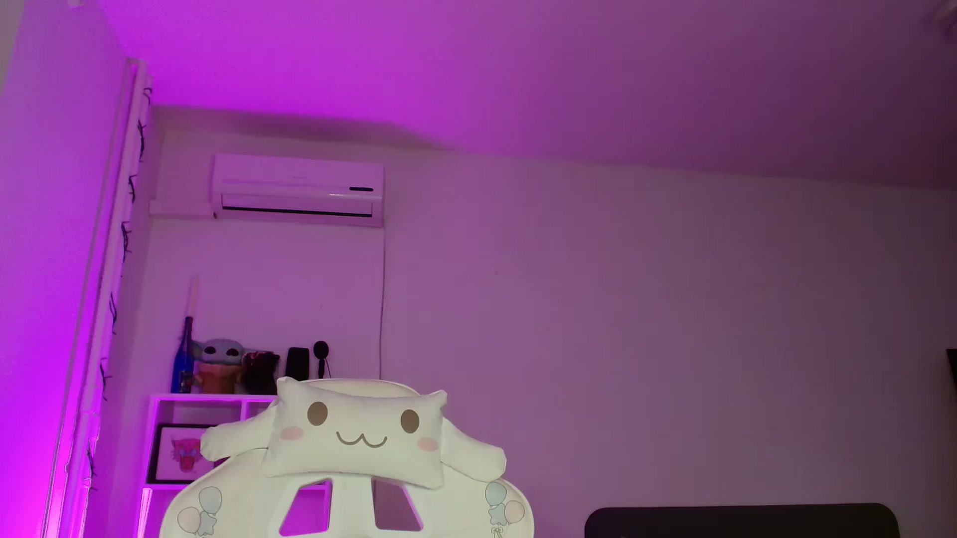 Gallery image thumbnail from FunnyMinni's myfreecams stream on, 01/22/2025, 18:42 image 17 of 20