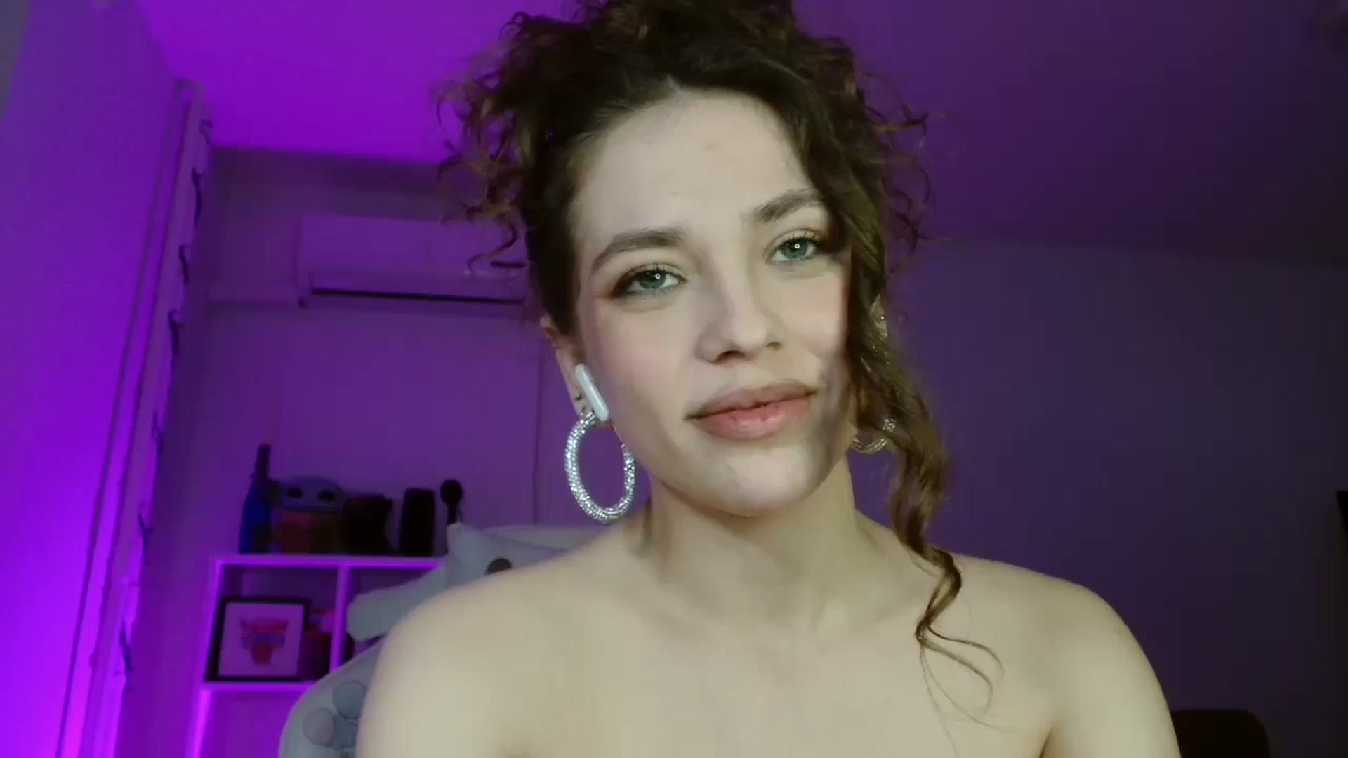 Gallery image thumbnail from FunnyMinni's myfreecams stream on, 01/22/2025, 18:42 image 16 of 20