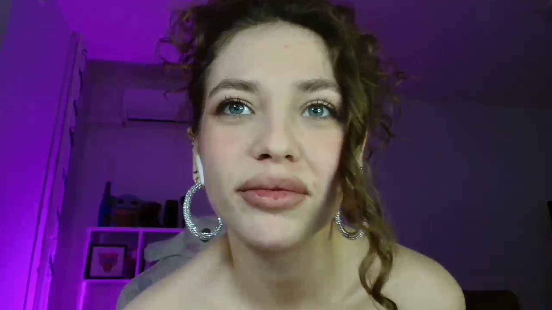 Gallery image thumbnail from FunnyMinni's myfreecams stream on, 01/22/2025, 18:42 image 15 of 20