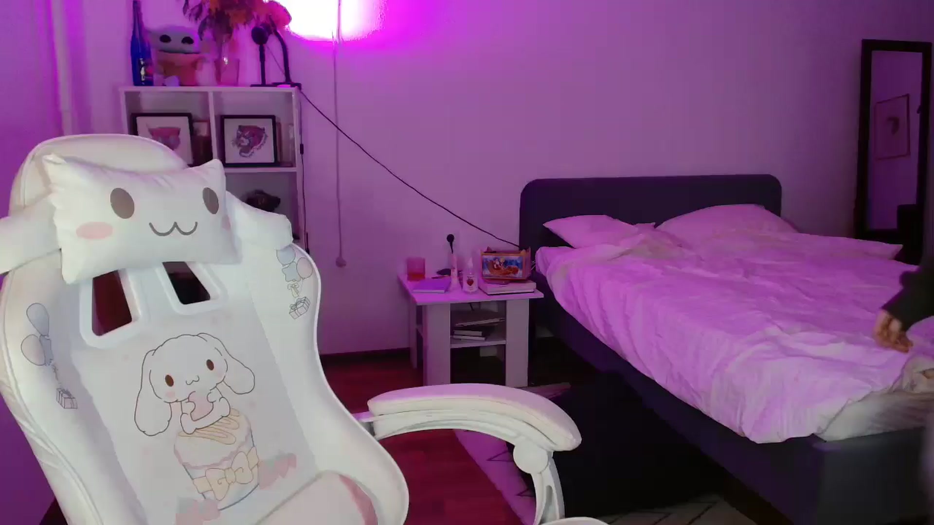Gallery image thumbnail from FunnyMinni's myfreecams stream on, 02/03/2025, 20:33 image 12 of 20