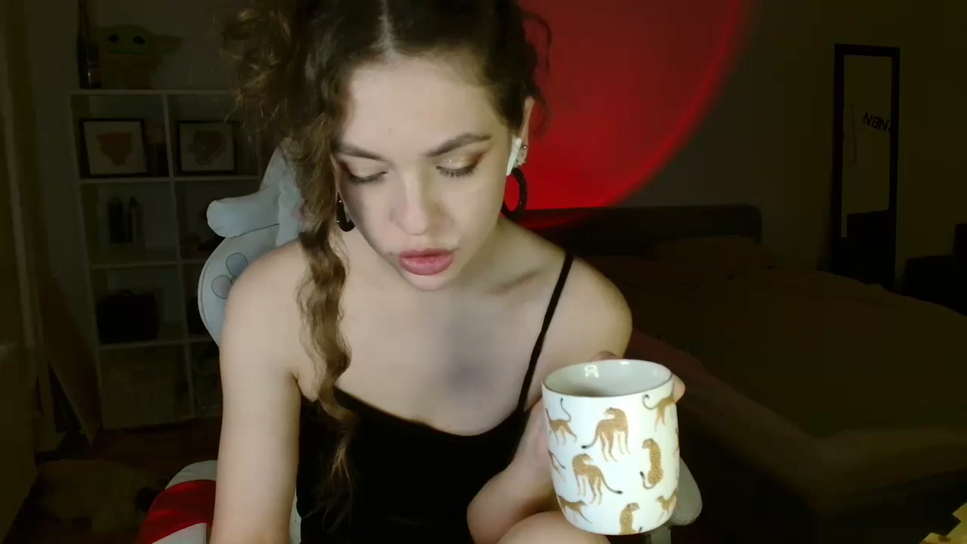 Gallery image thumbnail from FunnyMinni's myfreecams stream on, 02/13/2025, 18:52 image 16 of 20