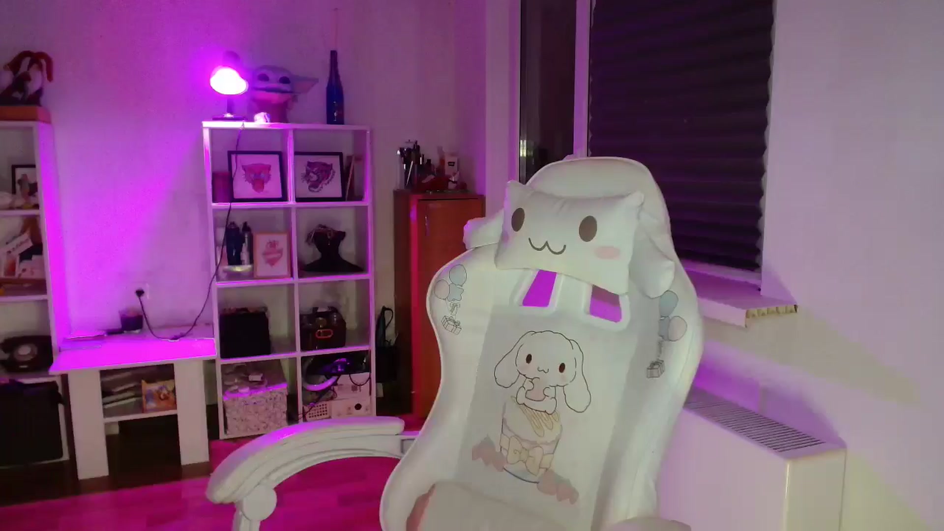 Gallery image thumbnail from FunnyMinni's myfreecams stream on, 02/21/2025, 19:11 image 5 of 20