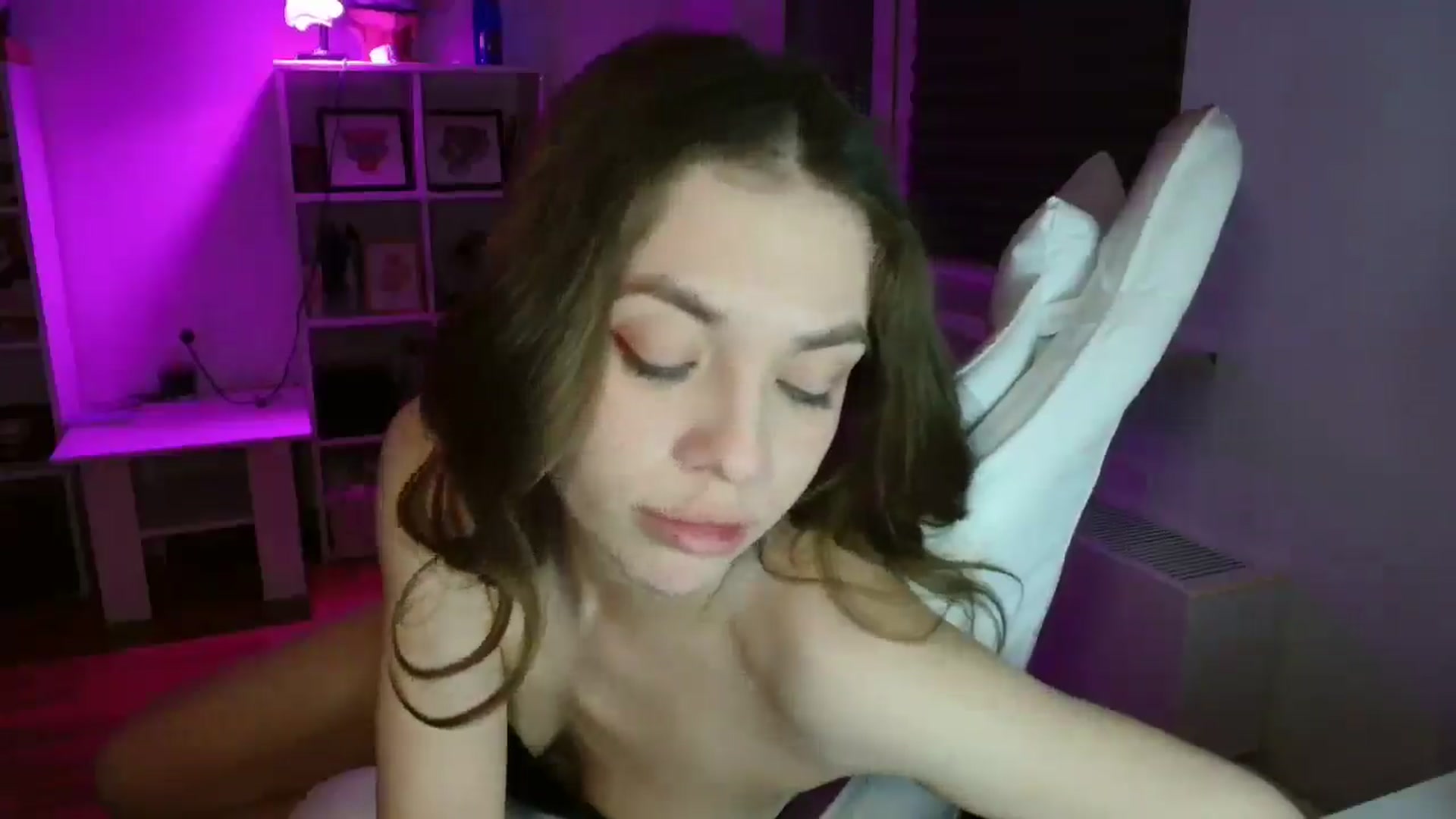Gallery image thumbnail from FunnyMinni's myfreecams stream on, 03/01/2025, 18:03 image 20 of 20