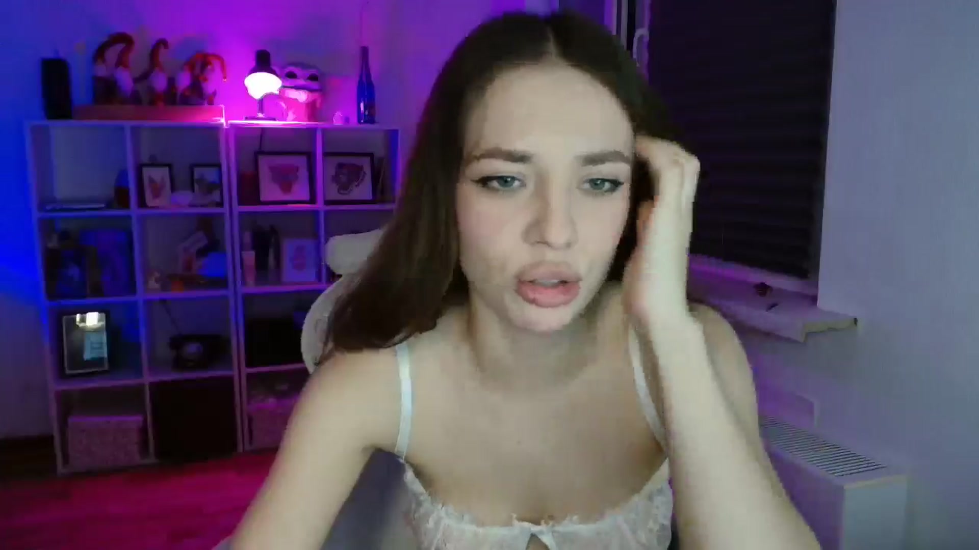 Gallery image thumbnail from FunnyMinni's myfreecams stream on, 03/03/2025, 18:27 image 3 of 20