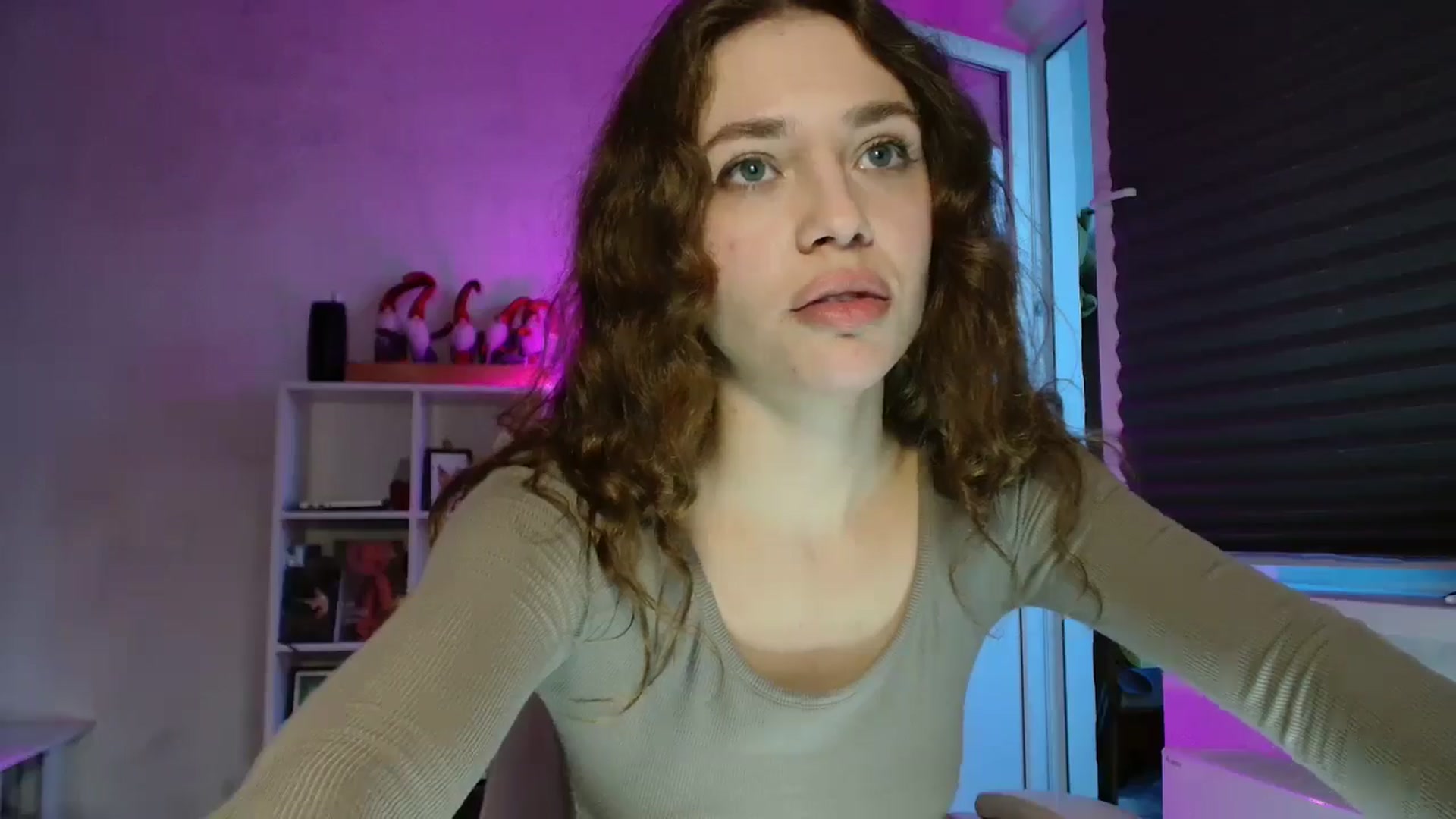 Gallery image thumbnail from FunnyMinni's myfreecams stream on, 03/10/2025, 15:27 image 19 of 20