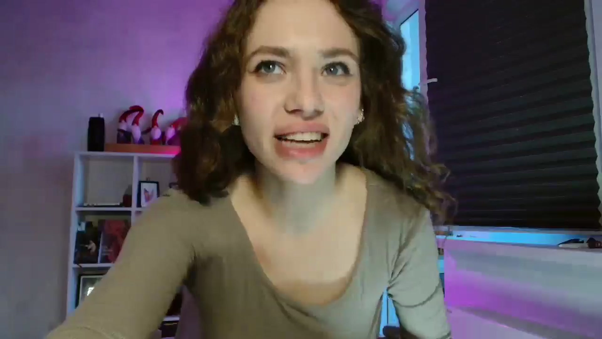 Gallery image thumbnail from FunnyMinni's myfreecams stream on, 03/10/2025, 15:27 image 15 of 20