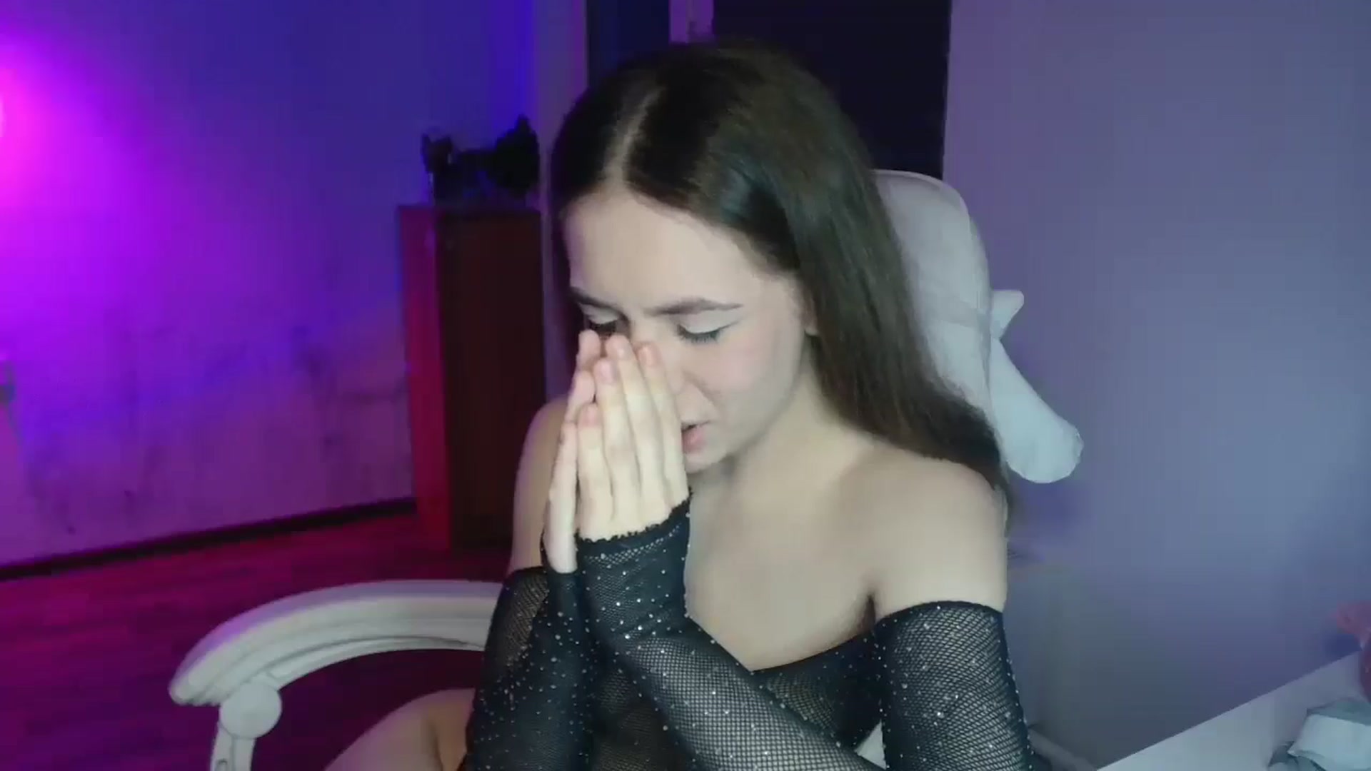 Gallery image thumbnail from FunnyMinni's myfreecams stream on, 03/22/2025, 18:18 image 13 of 20
